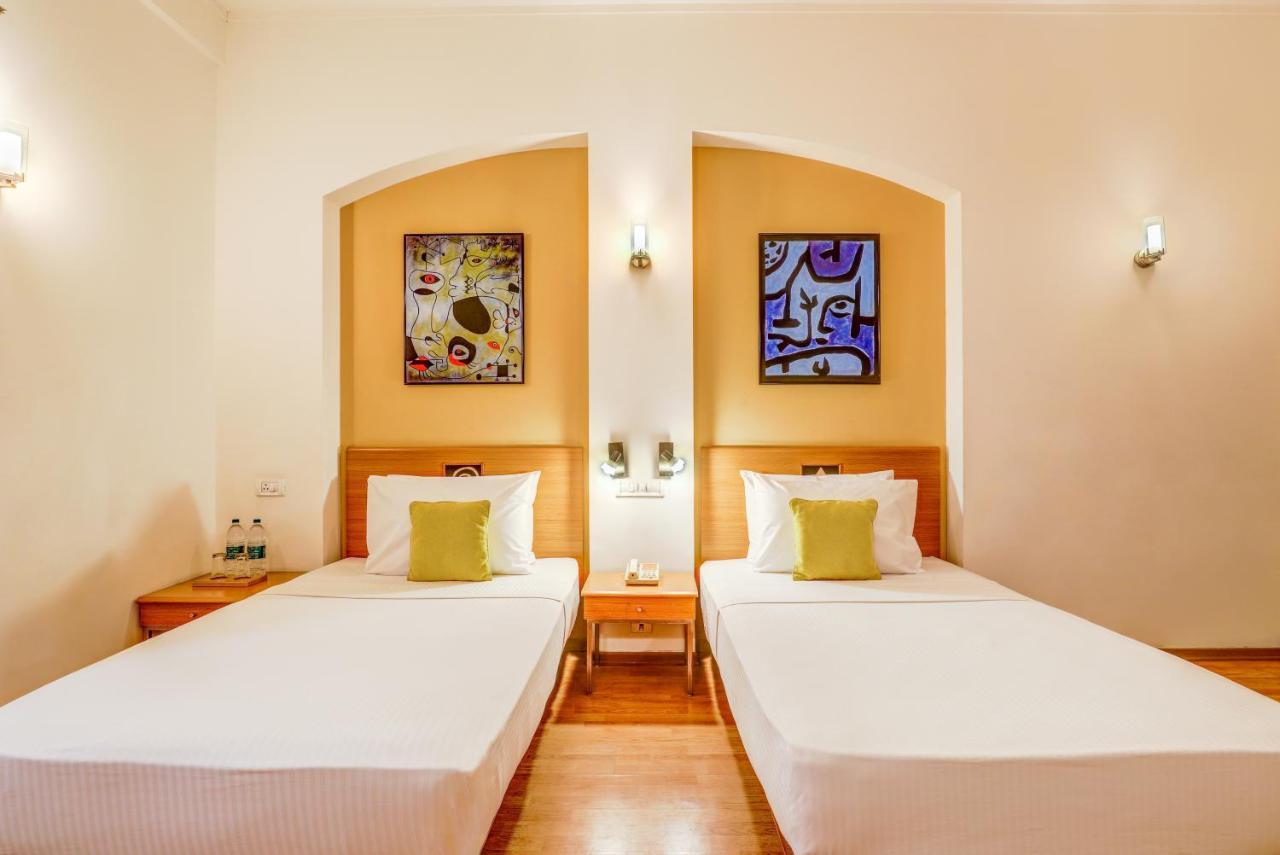 Lemon Tree Hotel, East Delhi Mall, Kaushambi Ghaziabad Exterior photo