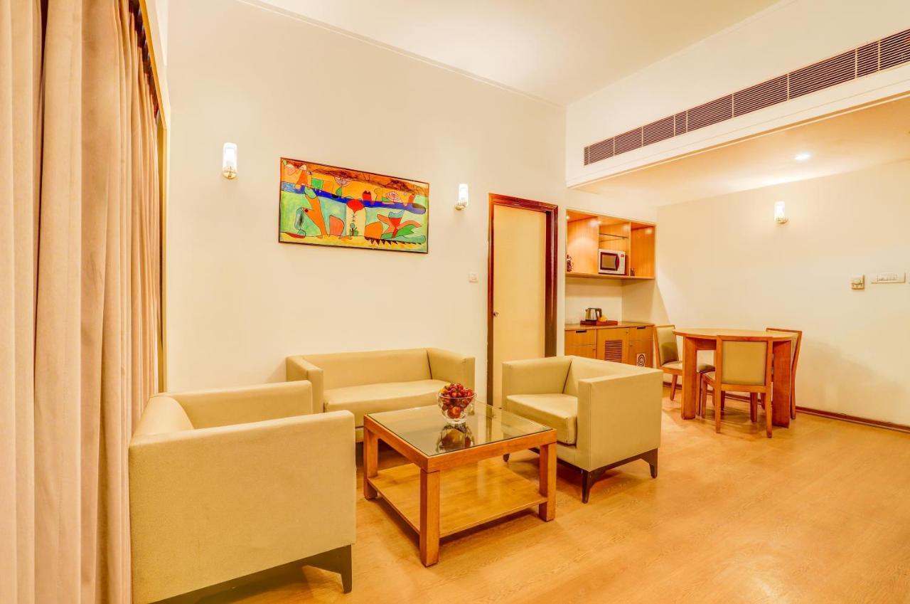 Lemon Tree Hotel, East Delhi Mall, Kaushambi Ghaziabad Exterior photo
