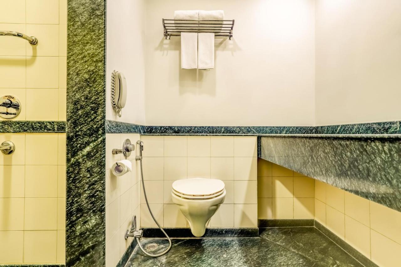 Lemon Tree Hotel, East Delhi Mall, Kaushambi Ghaziabad Exterior photo