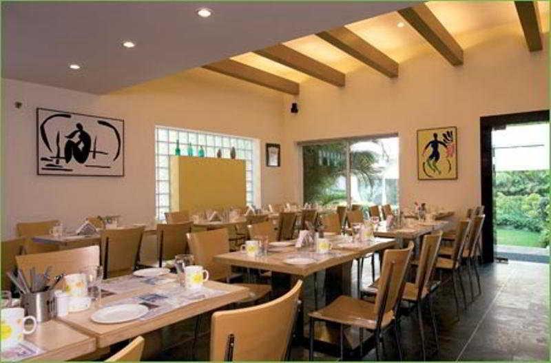 Lemon Tree Hotel, East Delhi Mall, Kaushambi Ghaziabad Exterior photo