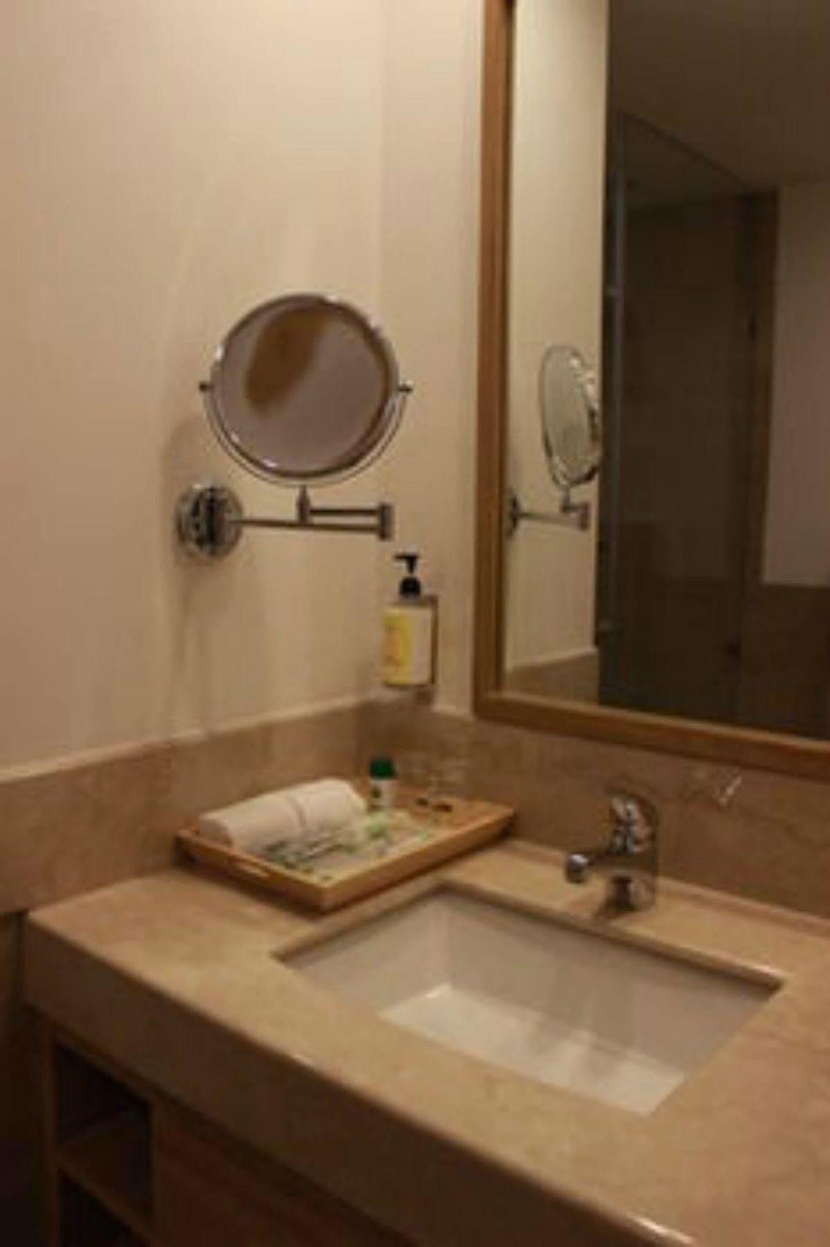 Lemon Tree Hotel, East Delhi Mall, Kaushambi Ghaziabad Exterior photo