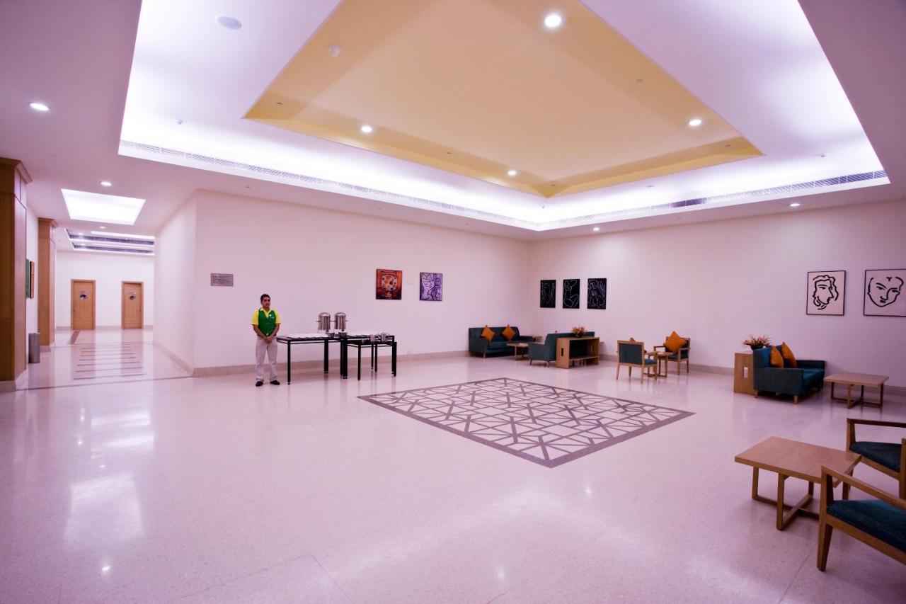 Lemon Tree Hotel, East Delhi Mall, Kaushambi Ghaziabad Exterior photo