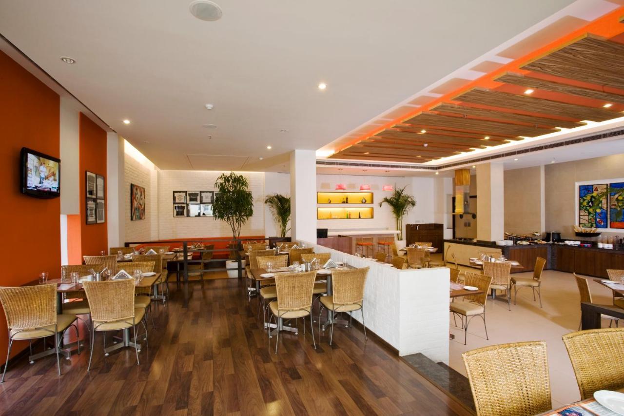 Lemon Tree Hotel, East Delhi Mall, Kaushambi Ghaziabad Exterior photo
